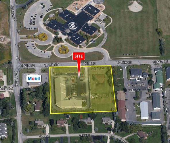 Country Acres Shopping Center: 12514 - 12596 10 Mile Road, South Lyon, MI 48178